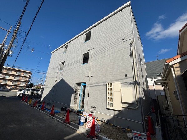 建築中