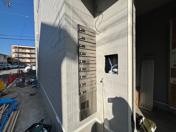 建築中