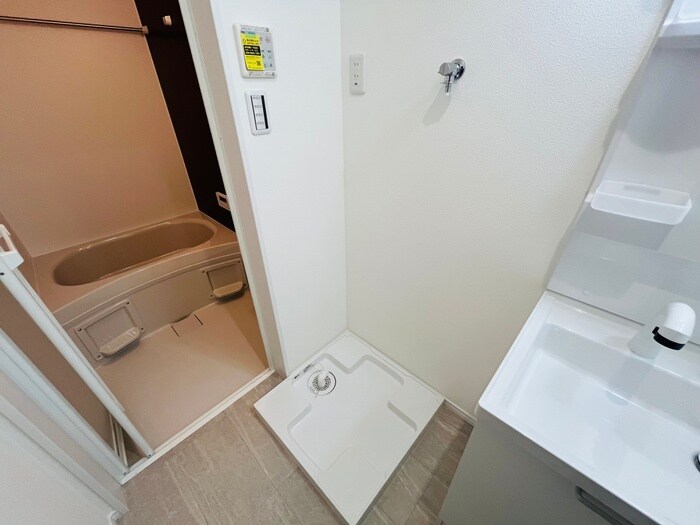 物件内観写真13　(洗濯機置場)