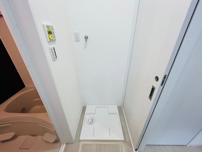 物件内観写真13　(洗濯機置場)