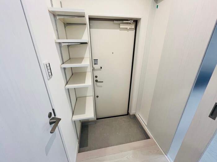 物件内観写真14　(玄関)