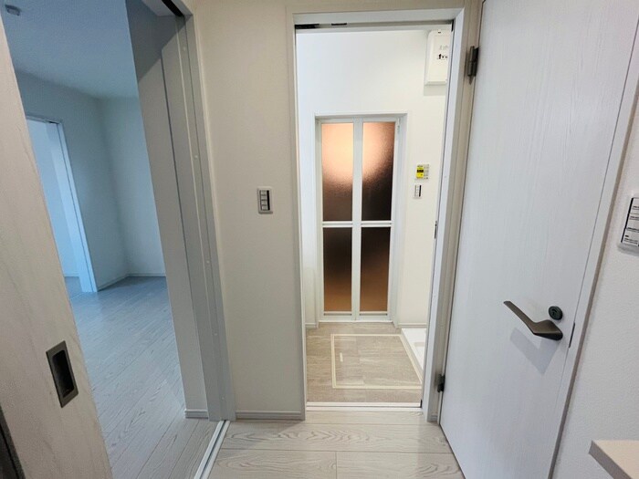 物件内観写真16　(廊下)