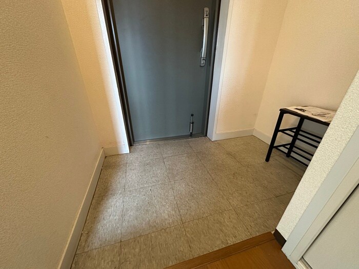 物件内観写真15　(玄関)