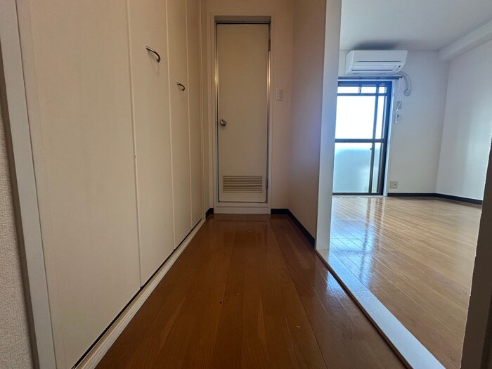 物件内観写真16　(廊下)