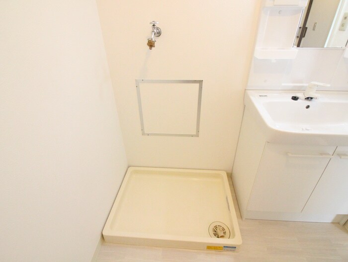 物件内観写真11　(洗濯機置場)