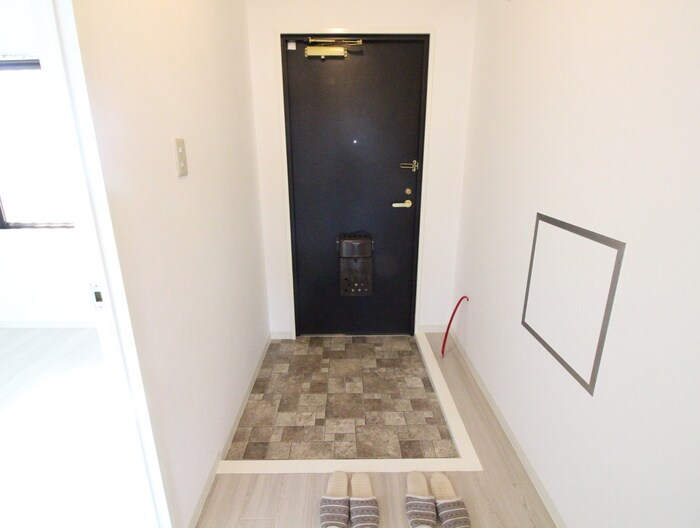 物件内観写真13　(玄関)