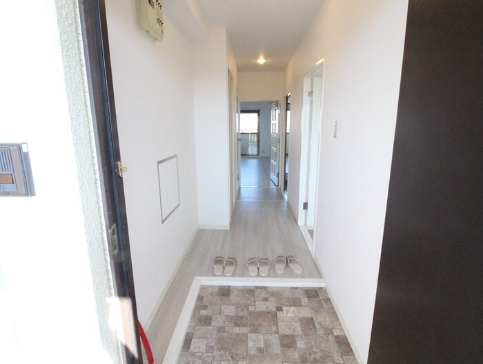物件内観写真14　(廊下)