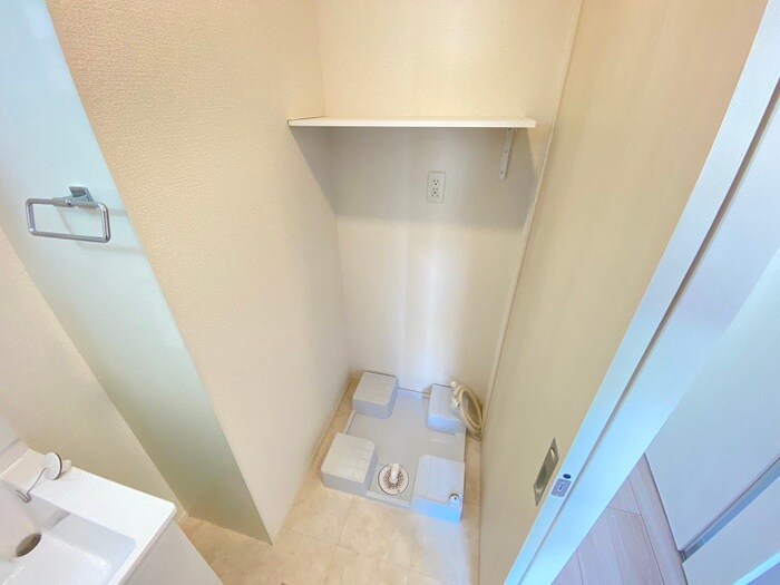 物件内観写真14　(洗濯機置場)