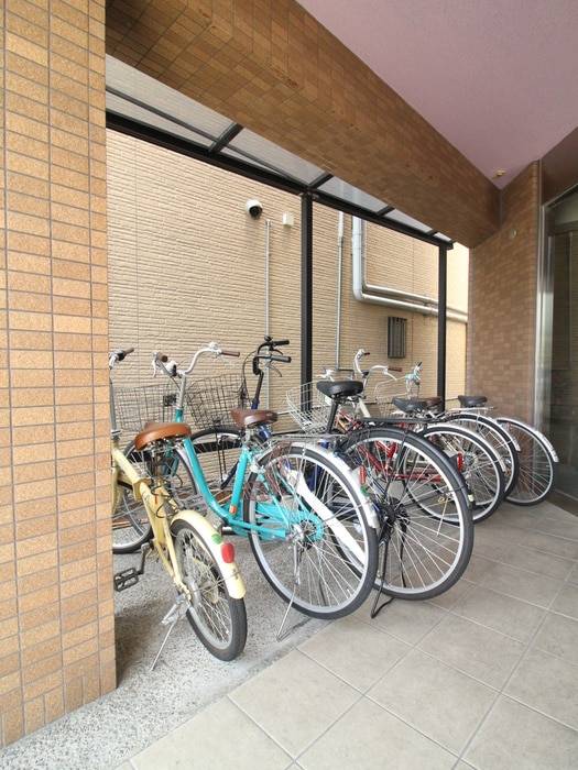 物件外観写真3　(駐輪場)