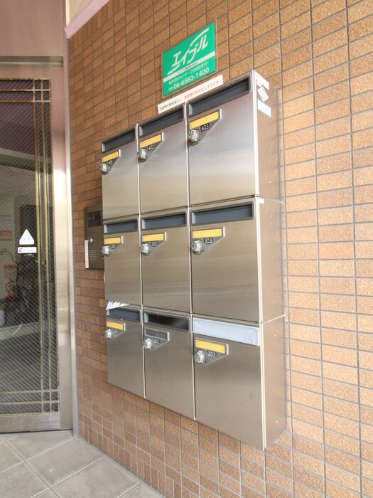 物件外観写真5　(エントランス部分)