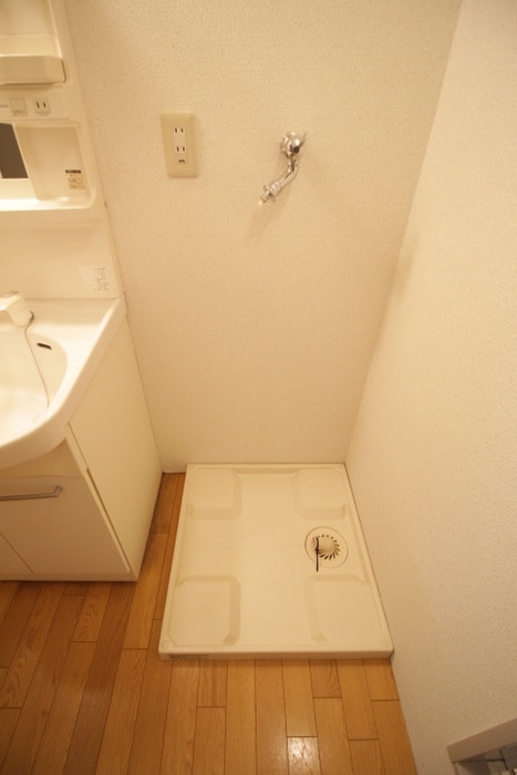 物件内観写真11　(洗濯機置場)