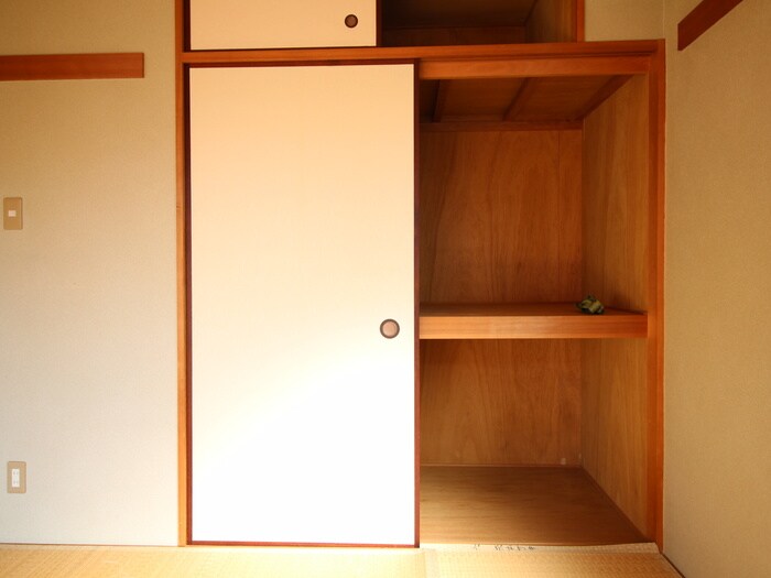 物件内観写真12　(収納)