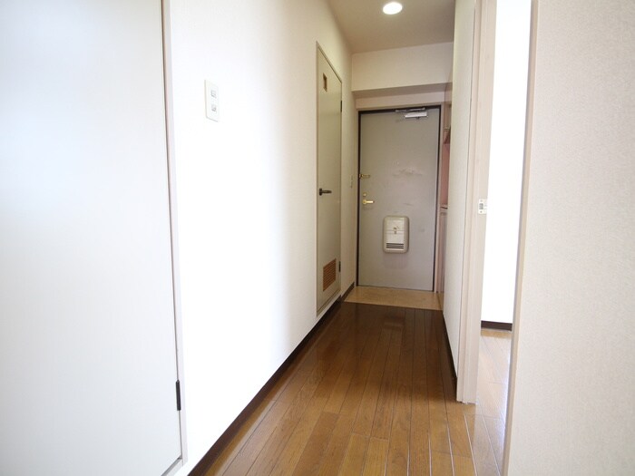 物件内観写真18　(玄関)