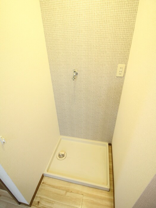 物件内観写真9　(洗濯機置場)