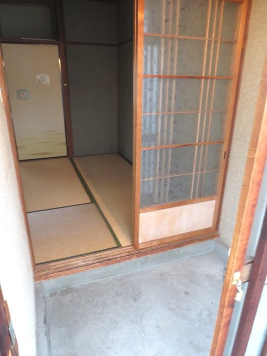 物件内観写真5　(玄関)