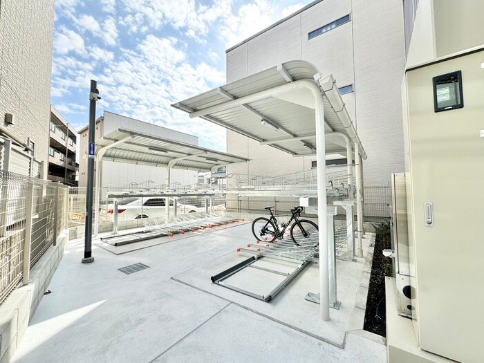 物件外観写真4　(駐輪場)