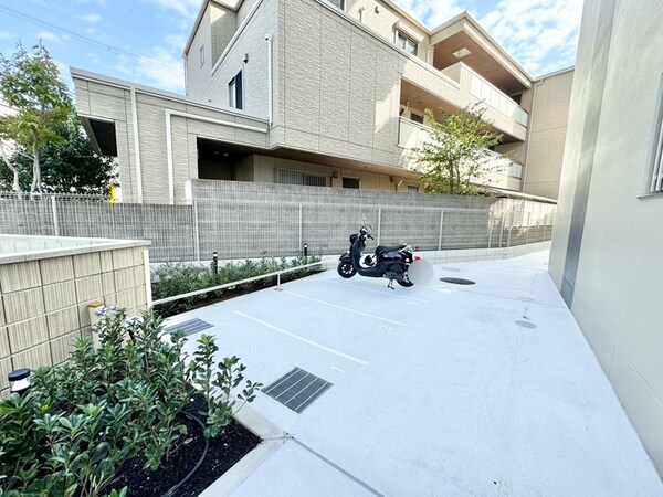 バイク置き場