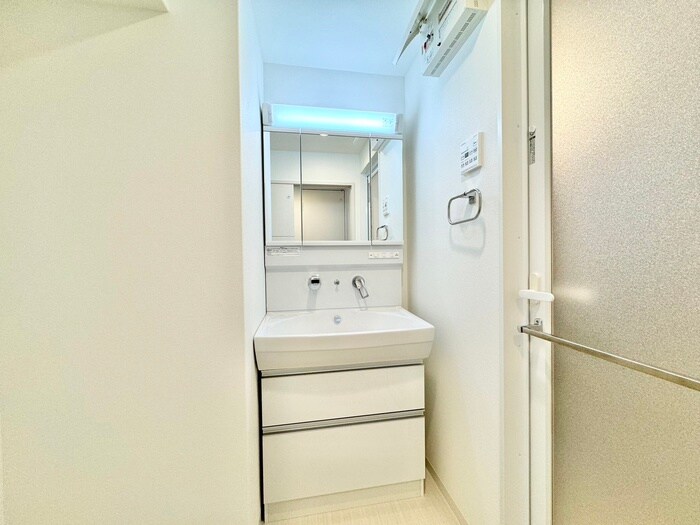 物件内観写真11　(洗面)