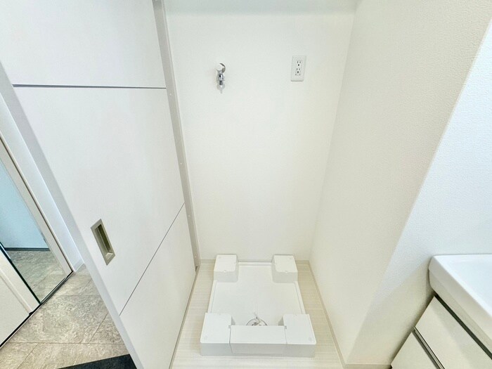 物件内観写真12　(洗濯機置場)