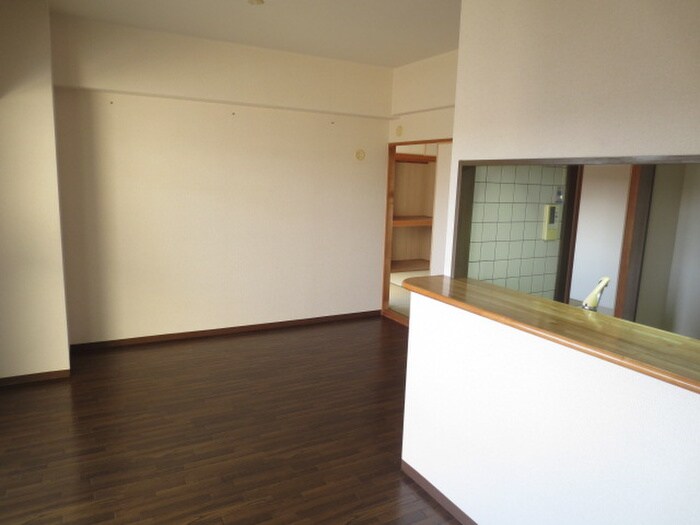 物件内観写真9　(居室)