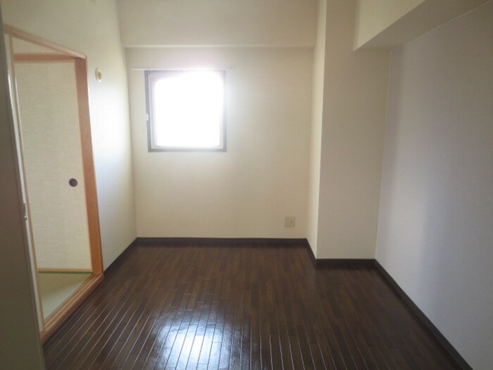 物件内観写真10　(居室)