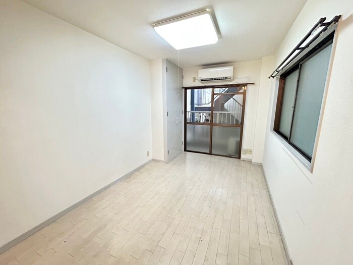 物件内観写真9　(居室)