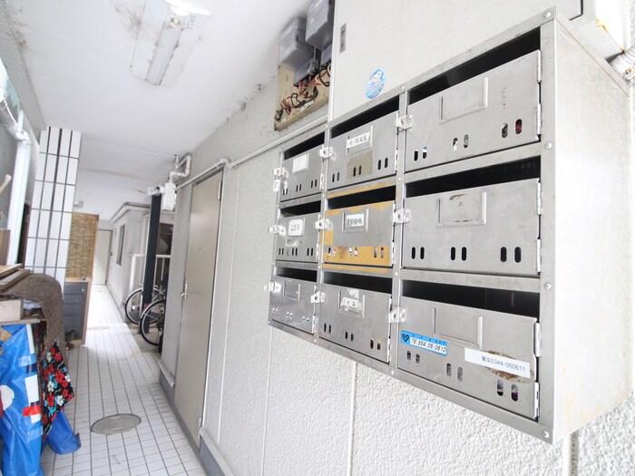 物件外観写真4　(エントランス部分)