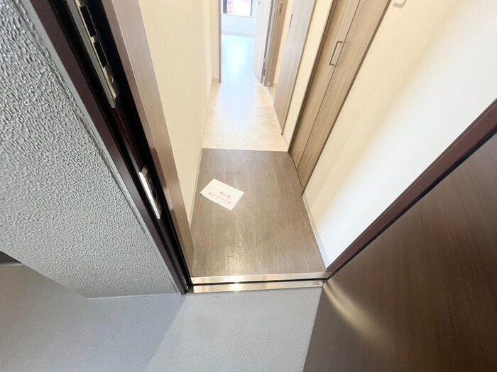 物件内観写真7　(玄関)