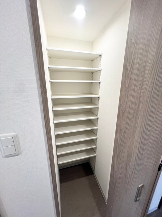 物件内観写真8　(靴箱)