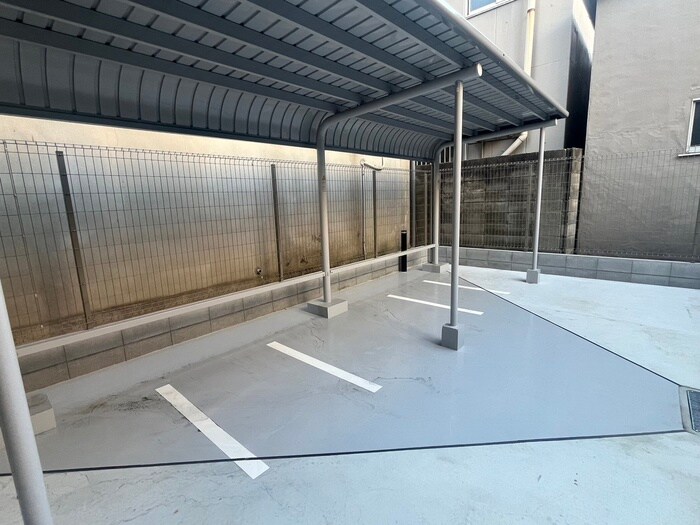 物件外観写真5　(駐輪場)