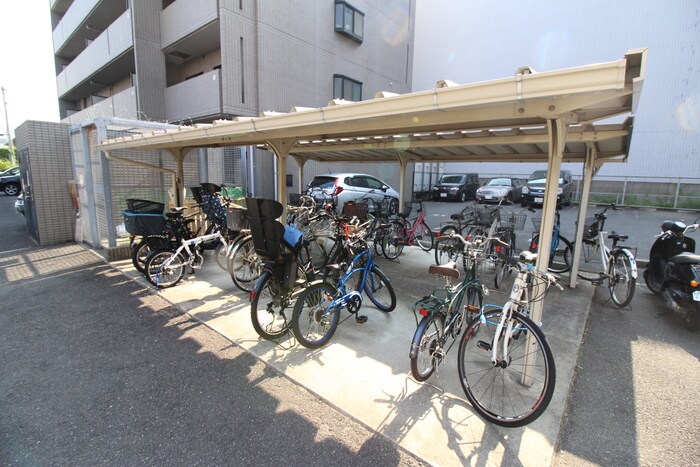物件外観写真5　(駐輪場)