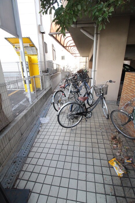 物件外観写真5　(駐輪場)
