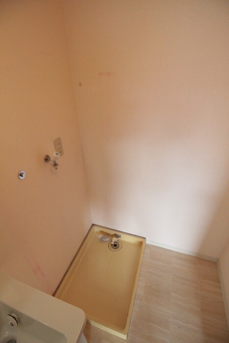 物件内観写真14　(洗濯機置場)