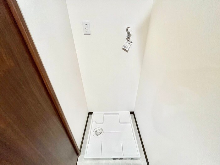 物件内観写真12　(洗濯機置場)