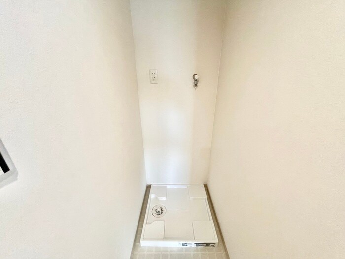 物件内観写真14　(洗濯機置場)
