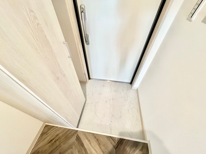 物件内観写真19　(玄関)