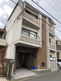 ペルルアール衣笠の外観写真