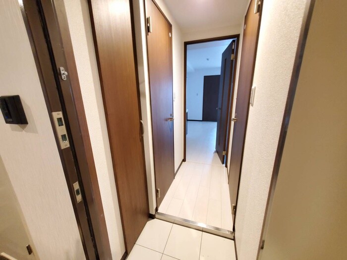 物件内観写真19　(玄関)