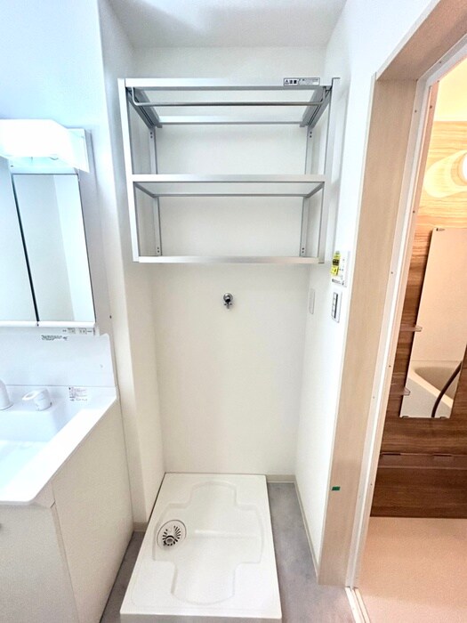 物件内観写真6　(洗濯機置場)