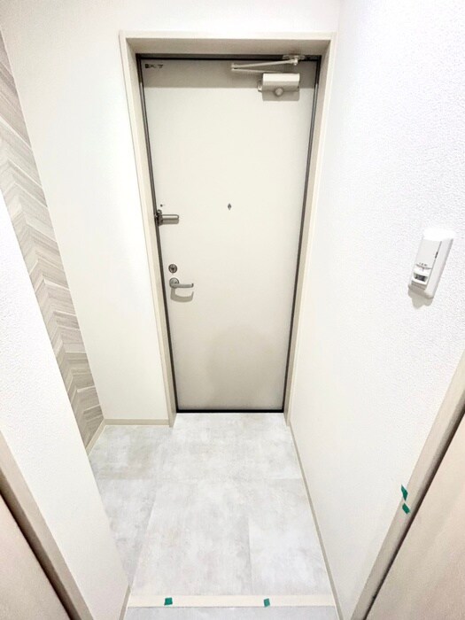 物件内観写真16　(玄関)