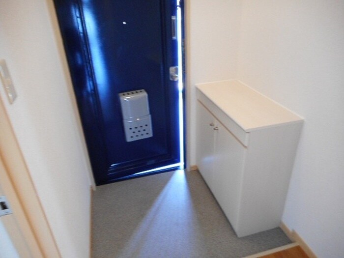 物件内観写真12　(玄関)