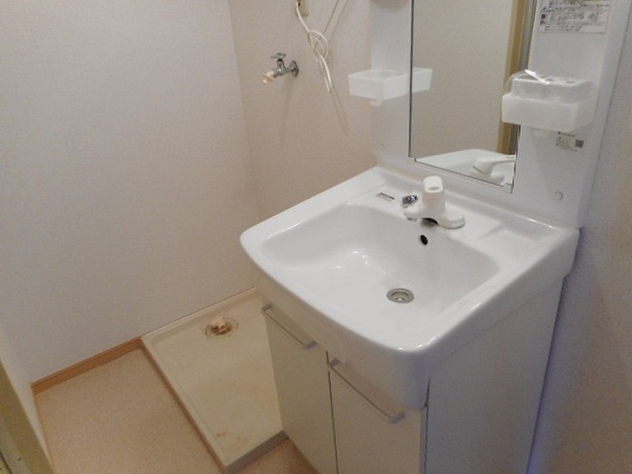 物件内観写真18　(洗濯機置場)