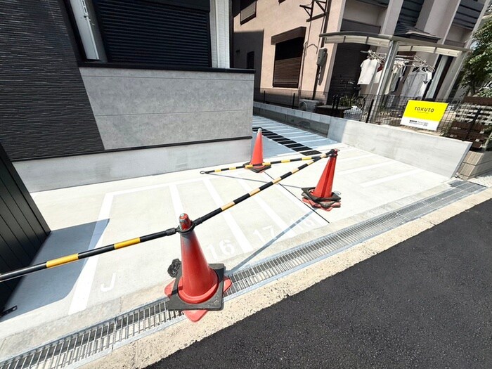 物件外観写真3　(駐輪場)