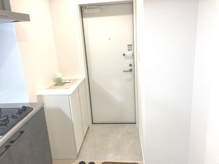 物件内観写真11　(玄関)