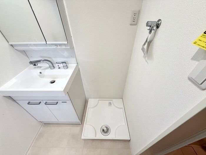 物件内観写真11　(洗濯機置場)