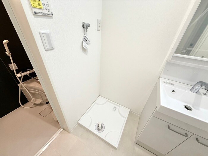 物件内観写真12　(洗濯機置場)