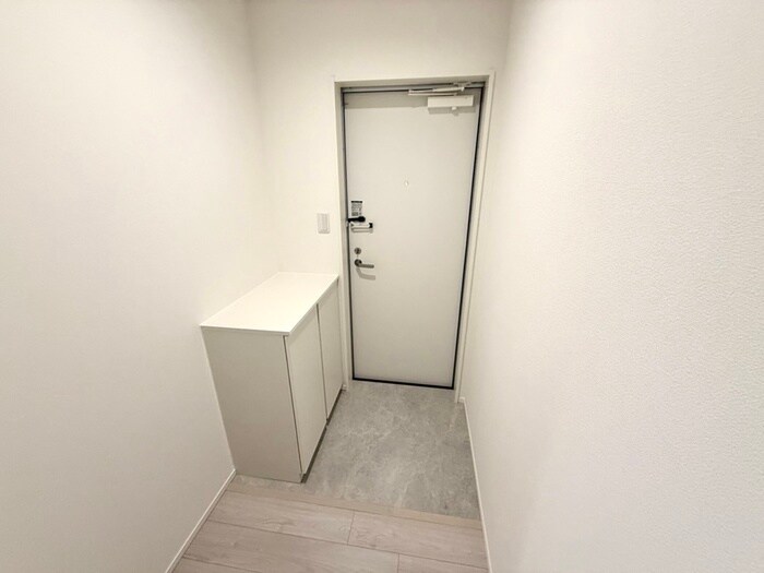 物件内観写真12　(玄関)