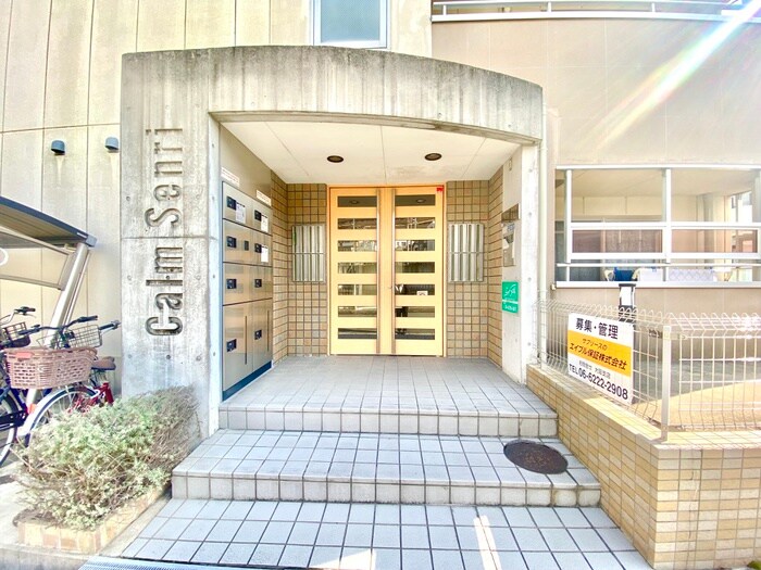 物件外観写真2　(エントランス部分)