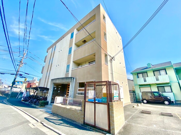 物件外観写真3　(駐車場)