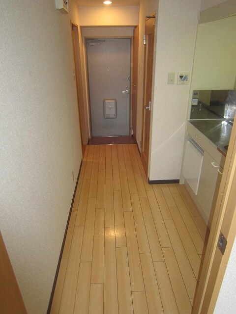 物件内観写真14　(廊下)